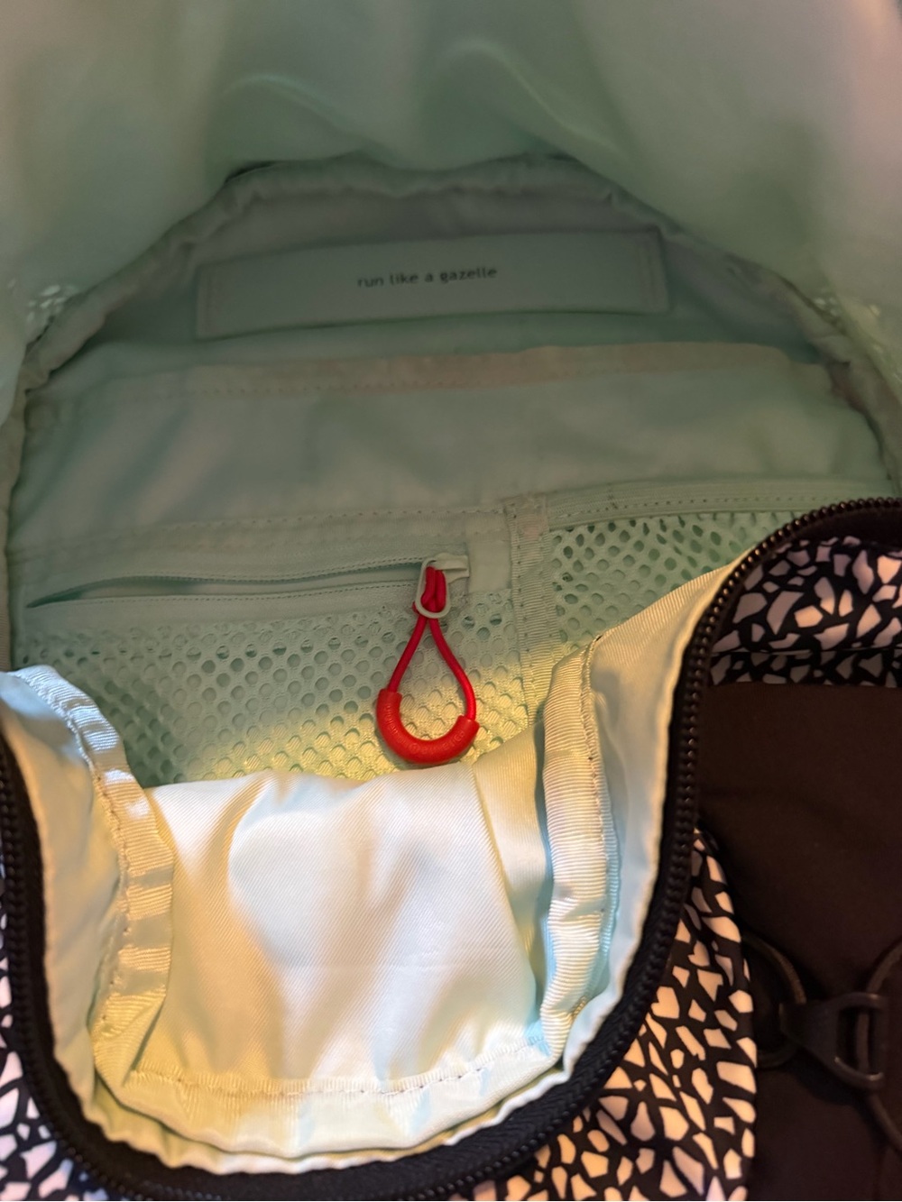 Lululemon Black & White Patterned Drawstring Backpack - Picture 3 of 7